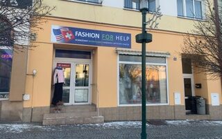 Prodejna Fashion for help ve Skutči